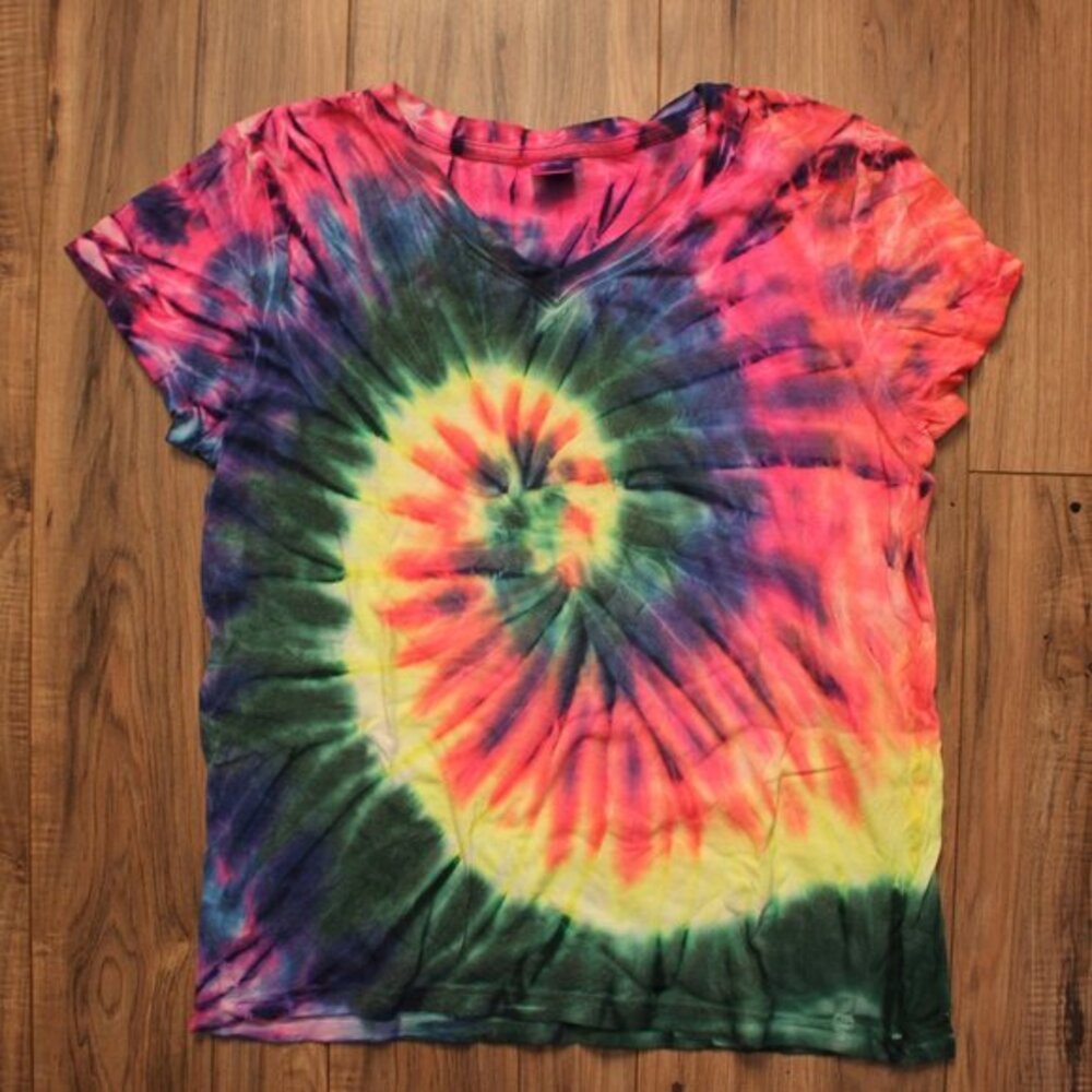Rainbow Tye Dye V Neck Tee Tshirt L